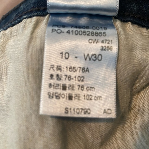 Levi Strauss Signature Denim Capris - Picture 7 of 9